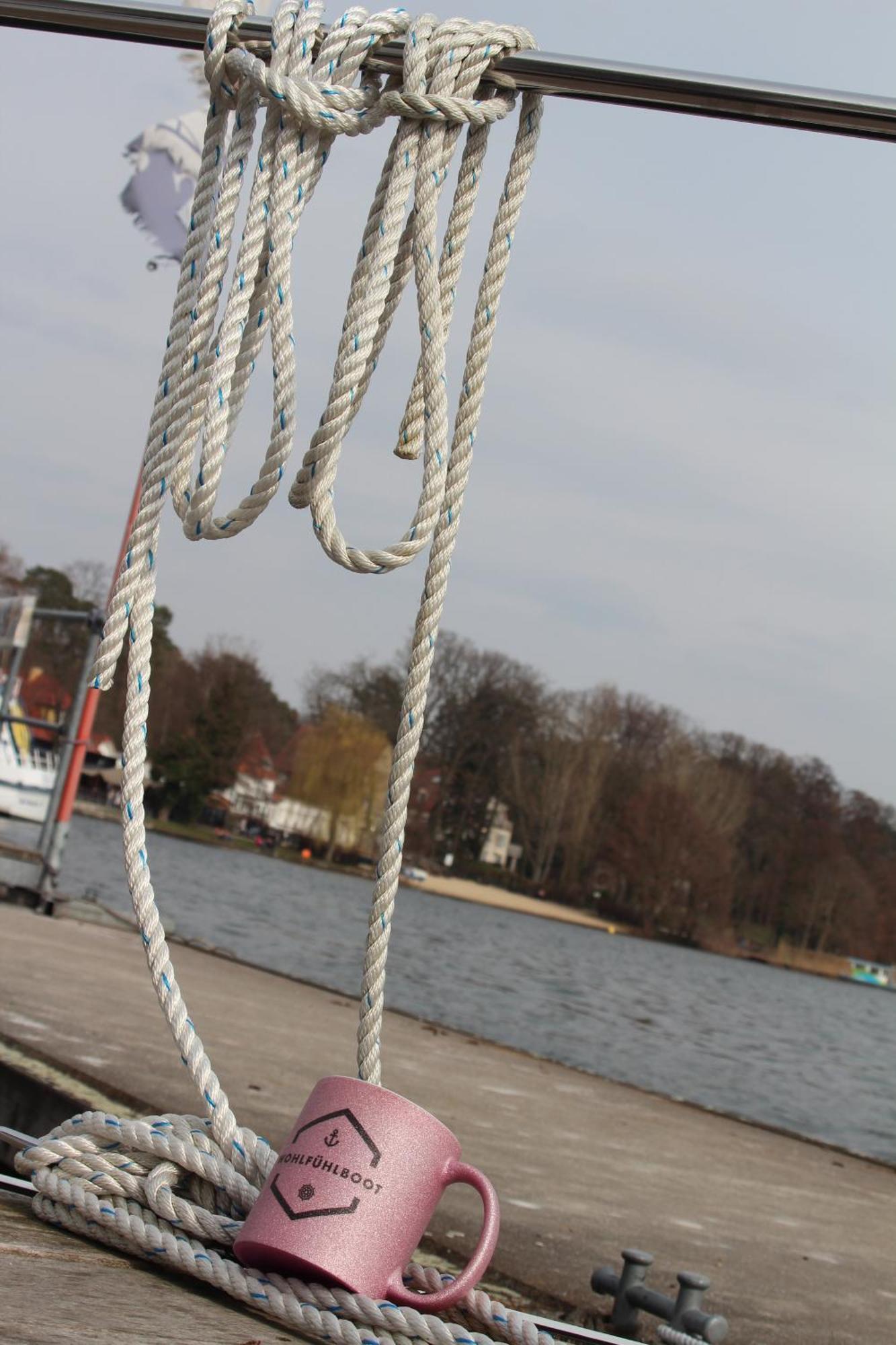 فندق Wohlfuehlboot Hausboot - Festlieger Im Hafen Bad Saarow - Wc An Bord, Dusche An Land المظهر الخارجي الصورة